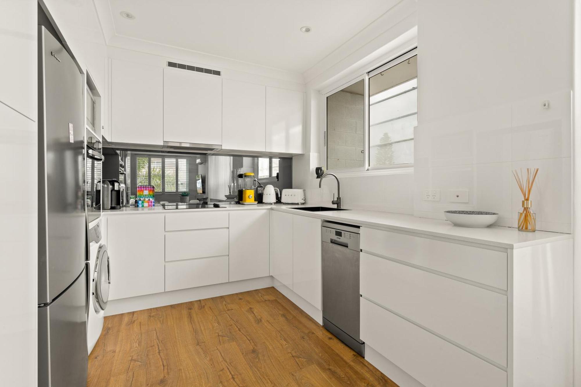 Chic Apartment Footsteps From Manly Beach Sydney Exterior photo