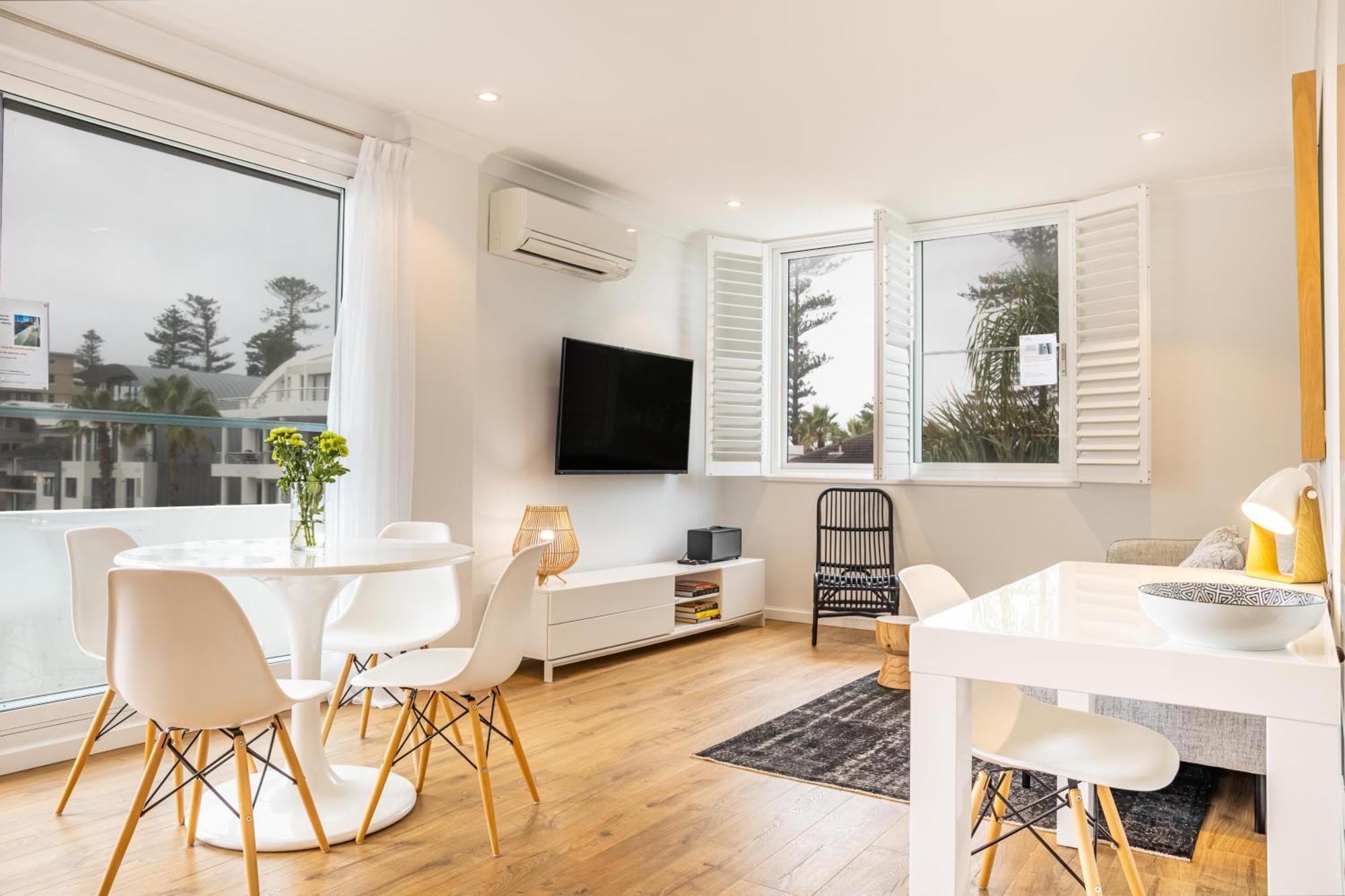 Chic Apartment Footsteps From Manly Beach Sydney Room photo